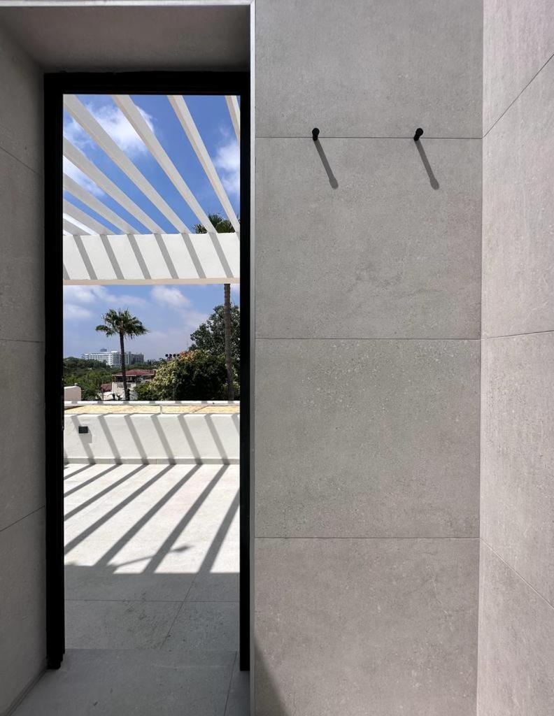 Villaer Tiffany Mare Ajía Nápa